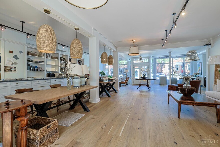 More Photos Of 2041-2043 Madison Rd, Cincinnati Storefront Retail Residential For Sale