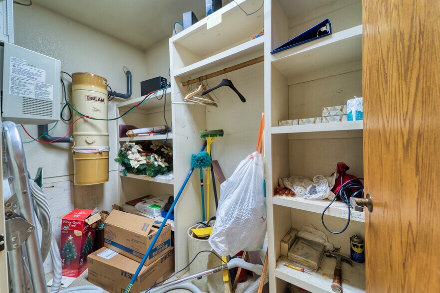 More Photos Of 1408 Live Oak Blvd, Yuba City Office For Sale