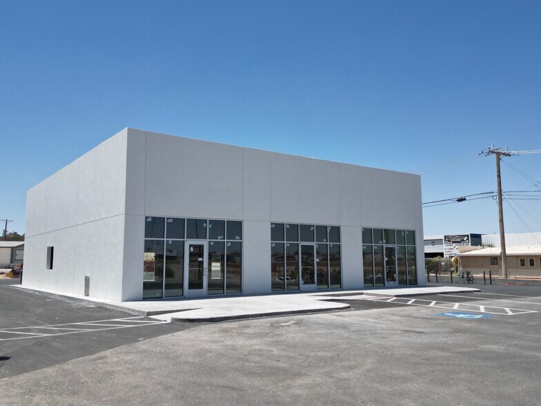 More Photos Of 13496 Horizon Blvd, El Paso Storefront Retail Office For Lease