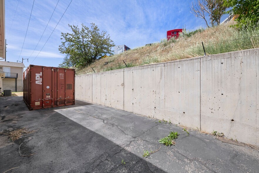 More Photos Of 216 W 4860 S, Salt Lake City Service For Sale