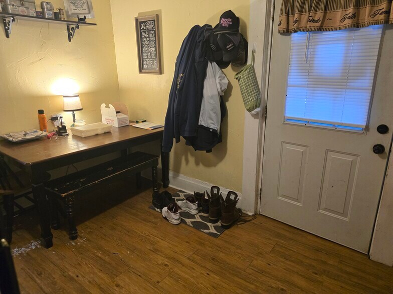 More Photos Of 804 Railroad St, Monongahela Specialty For Sale