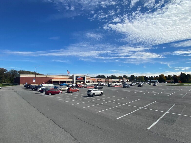 More Photos Of 2422 Madison Marketplace, Hamilton Land For Lease