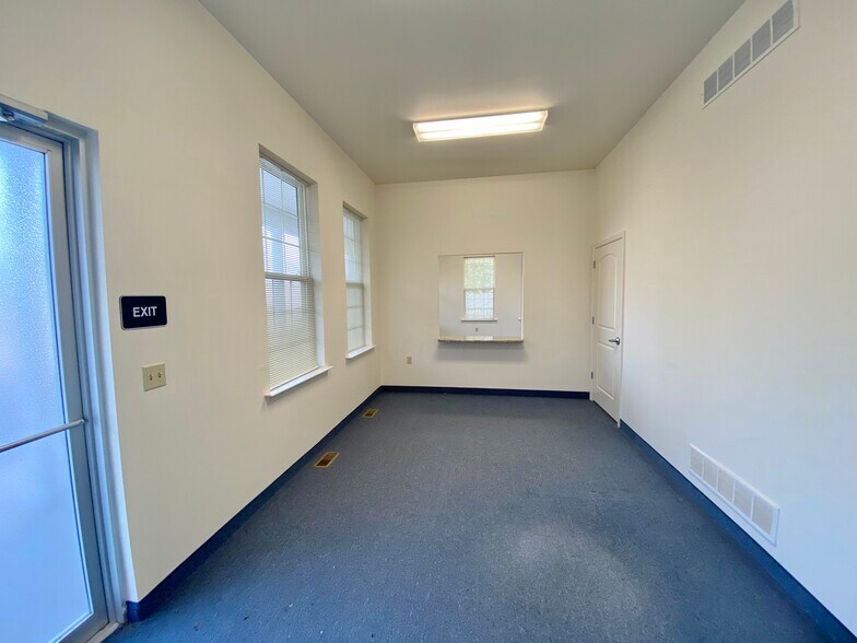 More Photos Of 292-296 W Ridge Pike, Royersford Office For Lease