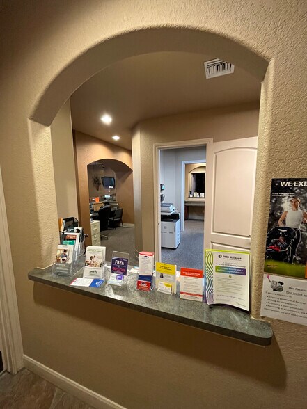 More Photos Of 1314 E Sonterra Blvd, San Antonio Office For Sale