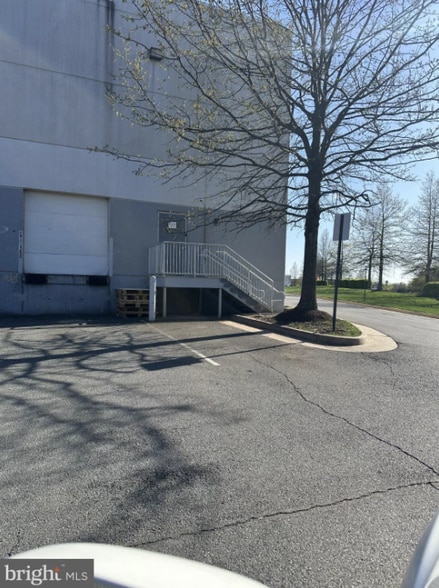 More Photos Of 21580 Atlantic Blvd, Sterling Warehouse For Sale