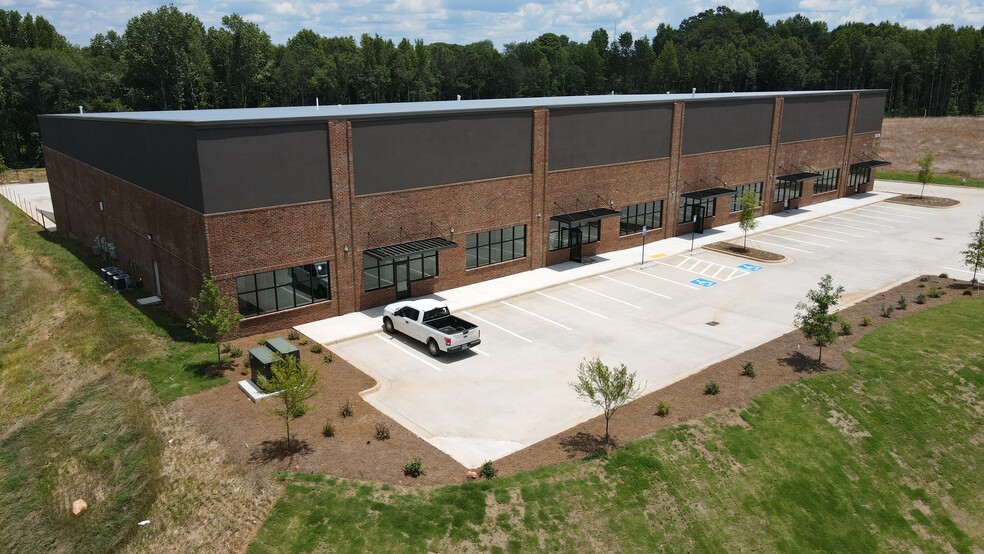 Primary Photo Of 30 Ellen Sims, Newnan Warehouse For Lease