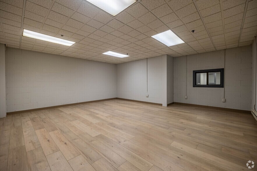 More Photos Of 2181 Grand Ave, Cincinnati Manufacturing For Lease