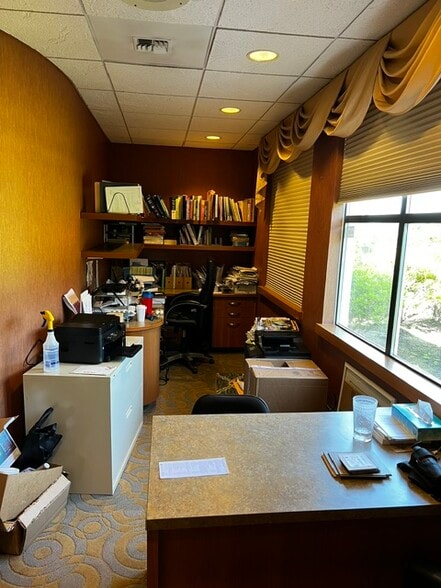 More Photos Of 4430 106th St SW, Mukilteo Medical For Sale