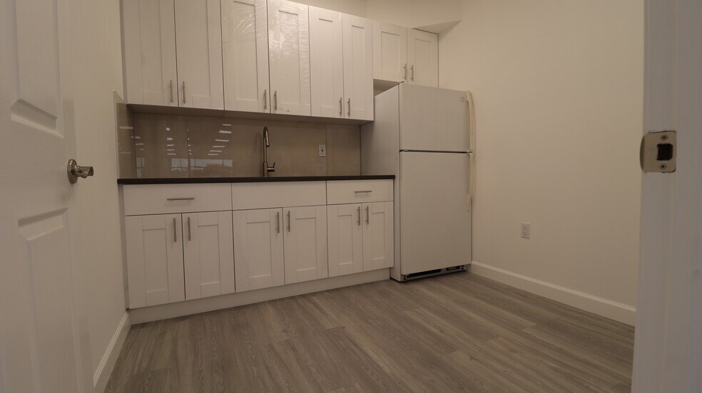 1010 Edgewater Ave, Ridgefield, NJ 07657 Medical For Sale