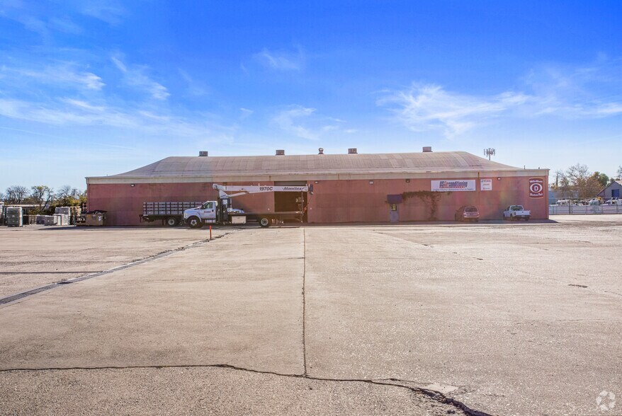 More Photos Of 301 9th St, Modesto Manufacturing For Lease