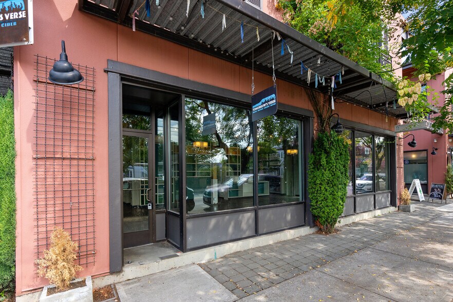 More Photos Of 4605 NE Fremont St, Portland Storefront Retail Office For Lease