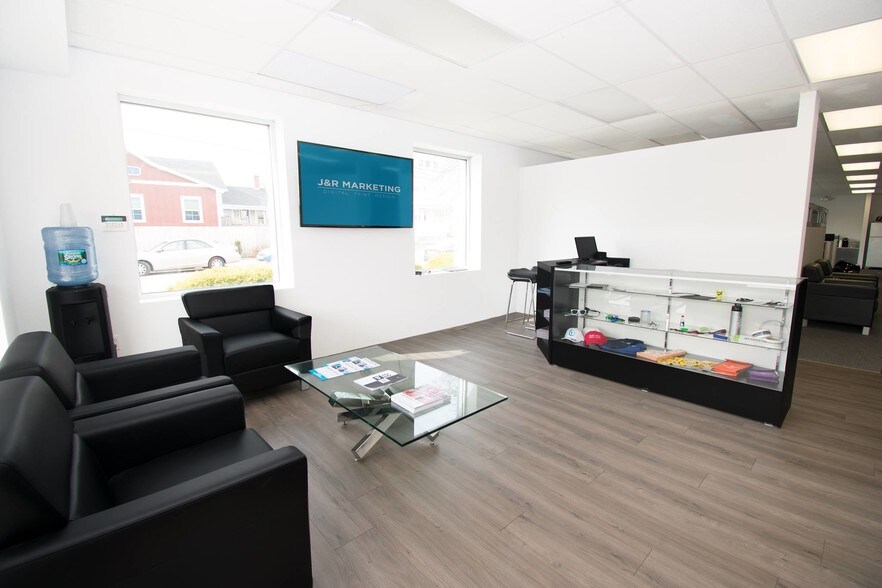 More Photos Of 687 Park Ave, Cranston Storefront Retail Office For Lease