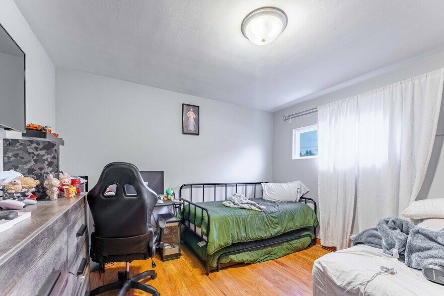 More Photos Of 2724 W 51st St, Chicago Storefront Retail Residential For Sale