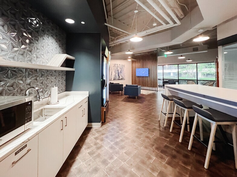 More Photos Of 4515 Falls of Neuse Rd, Raleigh Office For Lease