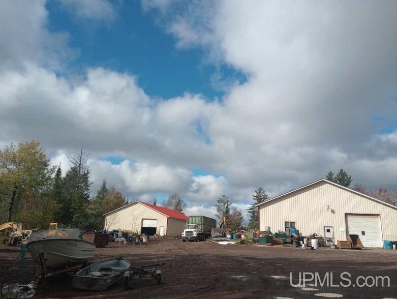 Primary Photo Of 54921 US Highway 41, Calumet Auto Salvage Facility For Sale