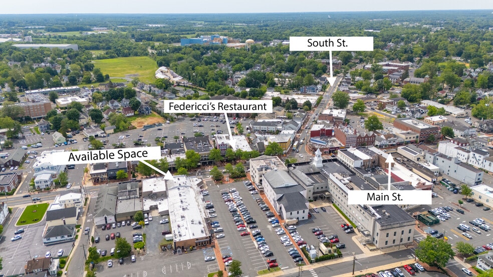 More Photos Of 31 E Main St, Freehold Restaurant For Lease