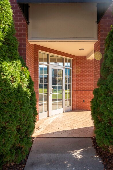 More Photos Of 19720 Jetton Rd, Cornelius Office For Lease