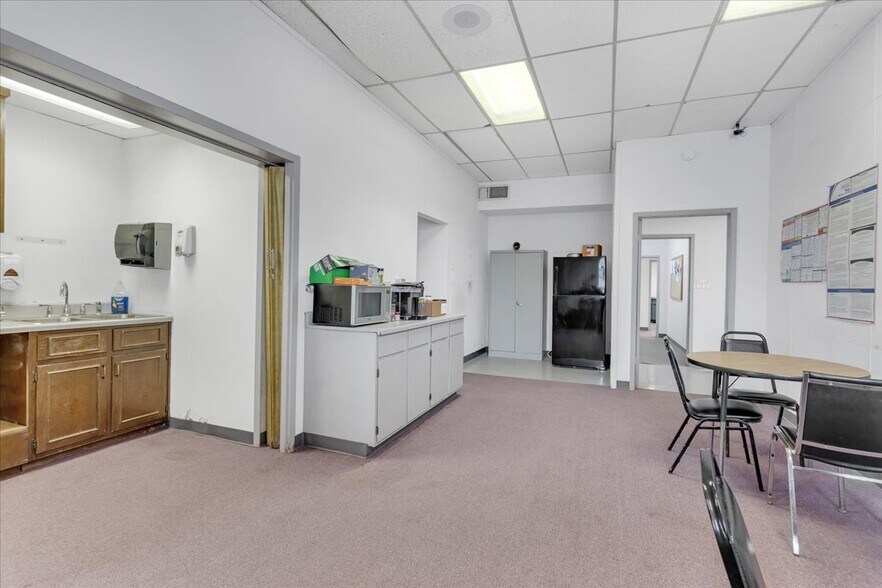 More Photos Of 1485 N Main St, Paris Land For Sale