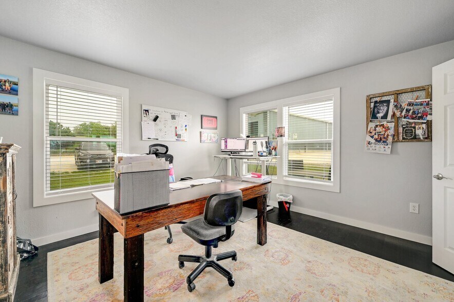 More Photos Of 4909 Bell Springs Rd, Dripping Springs Light Manufacturing For Sale