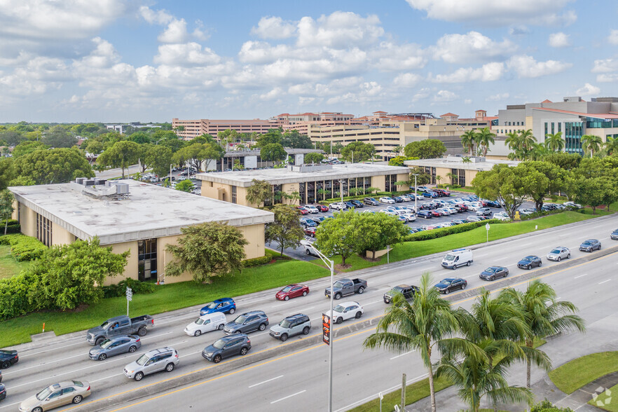 Primary Photo Of 8700 N Kendall Dr, Miami Unknown For Lease