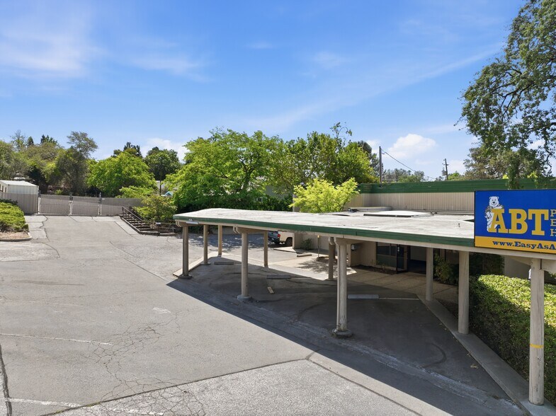 More Photos Of 13170 Lincoln Way, Auburn Office For Sale