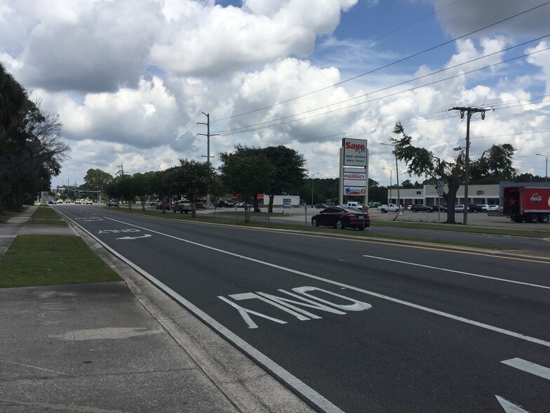 More Photos Of 3201 Crill Ave, Palatka Convenience Store For Sale