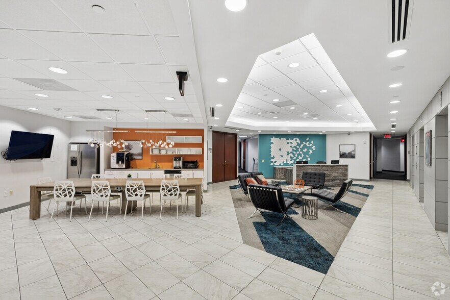 More Photos Of 1221 Brickell Ave, Miami Coworking Space