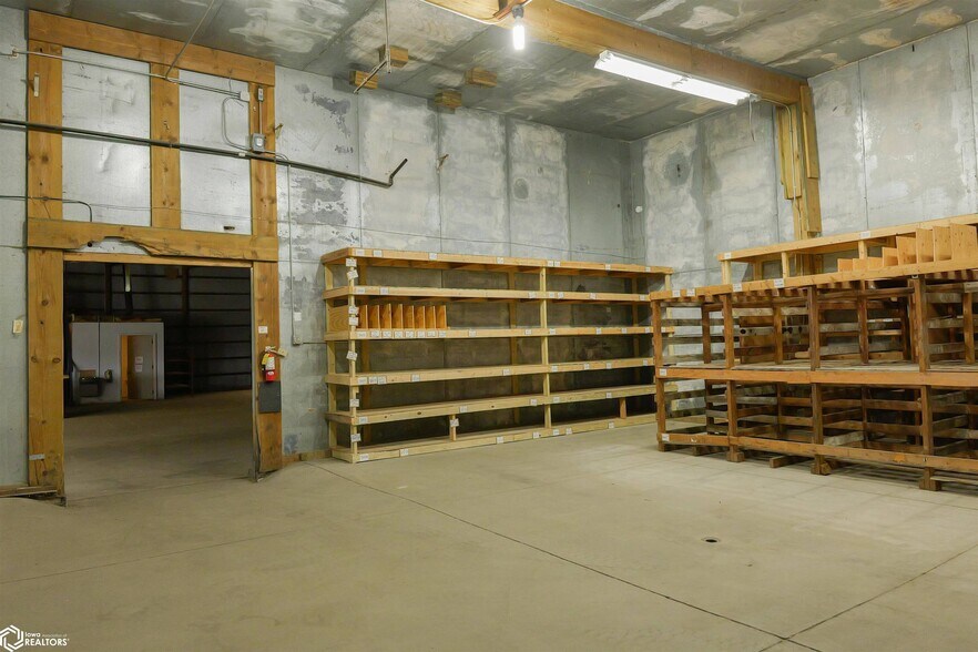 More Photos Of 1130 Broadway St, West Burlington Industrial For Lease
