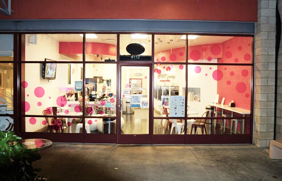 Primary Photo Of 1130-1150 Kuala St, Pearl City Restaurant For Lease