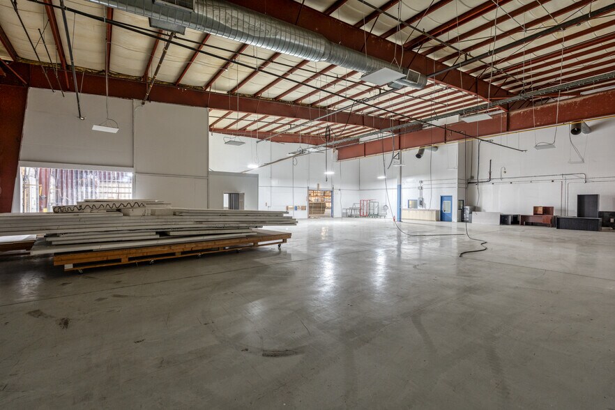 More Photos Of 6040 Progress St, Niagara Falls Warehouse For Lease