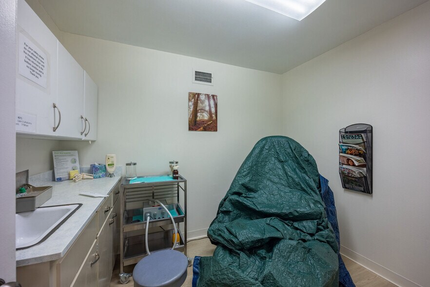 More Photos Of 667-669 Crespi Dr, Pacifica Medical For Sale