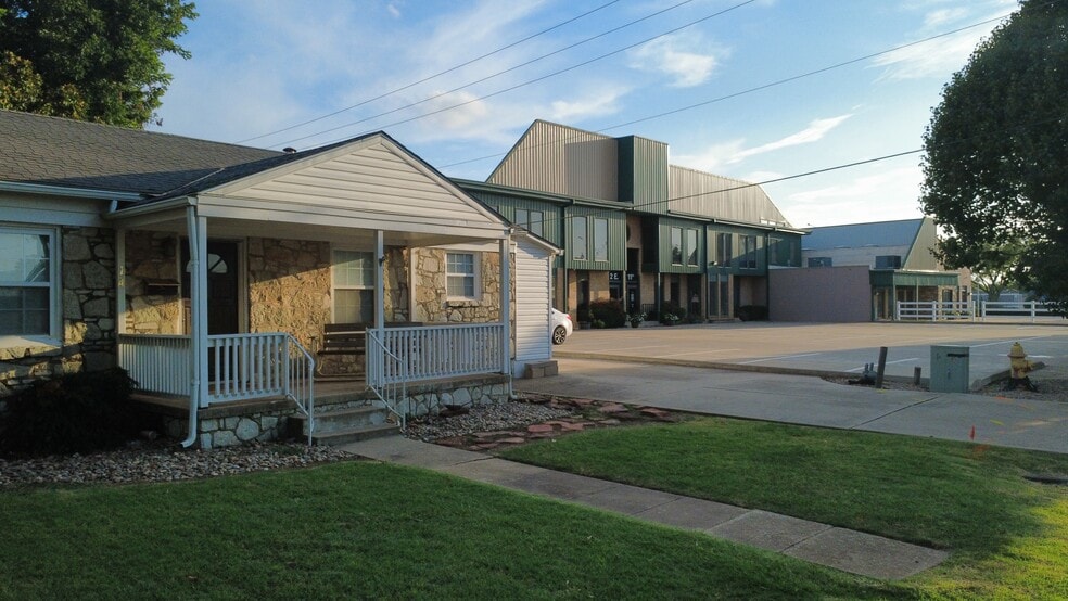 More Photos Of 2 E 11th St, Edmond Office For Sale