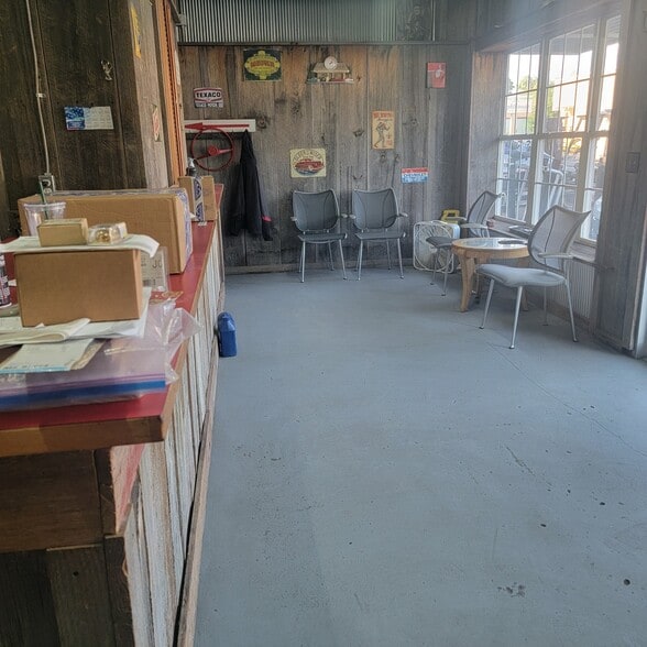 More Photos Of 23 N Main St, Dry Ridge Auto Repair For Lease