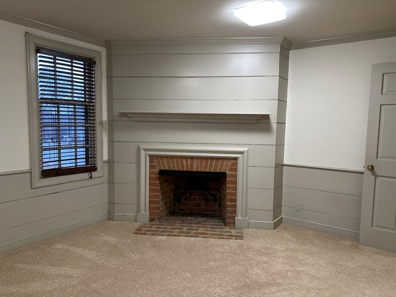 More Photos Of 2305 Commonwealth Dr, Charlottesville Office For Lease