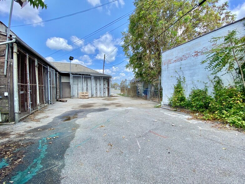 More Photos Of 143 W Main St, Bay Shore General Retail For Sale