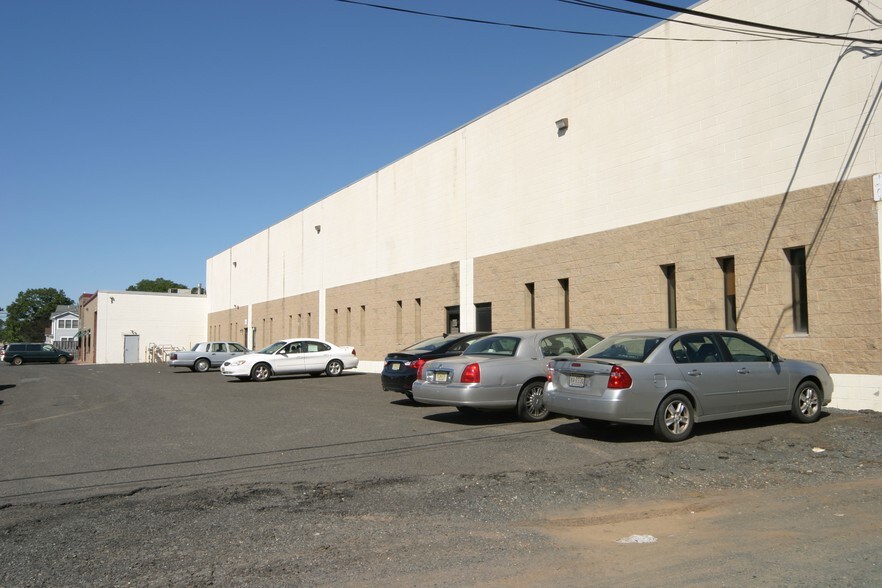 More Photos Of 832 Ridgewood Ave, North Brunswick Unknown For Lease
