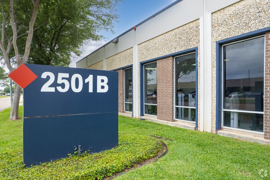 More Photos Of 2500 Central Pky, Houston Unknown For Lease