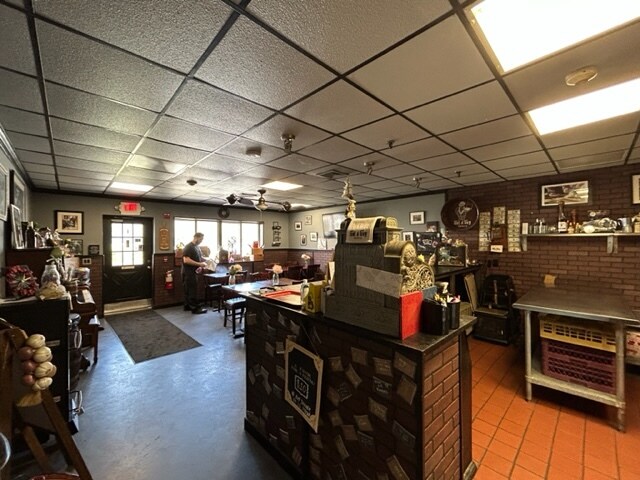 More Photos Of 4490 Middle Country Rd, Calverton Storefront Retail Office For Lease