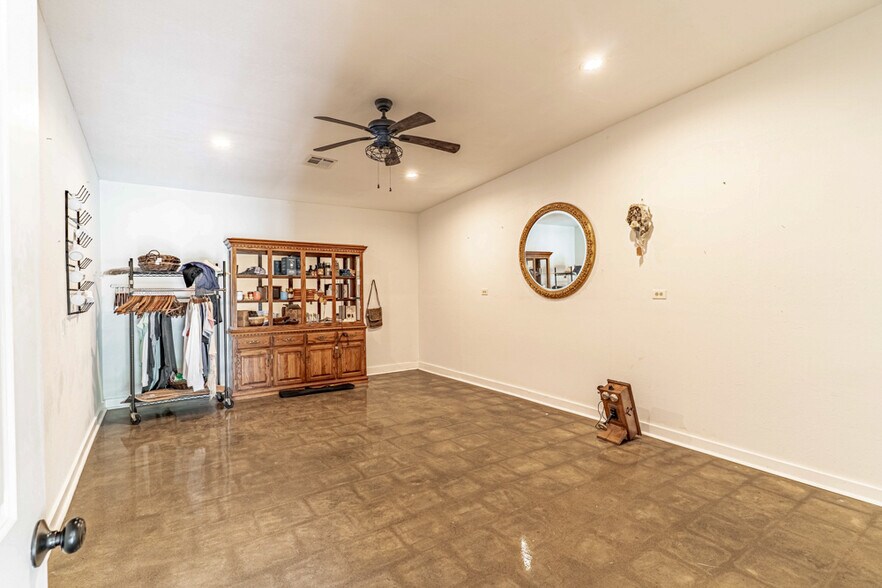 More Photos Of 23350 W HWY 16 Hwy, Bristow Freestanding For Sale