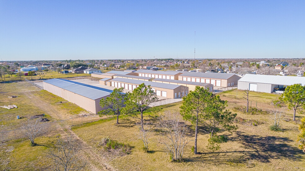 More Photos Of 207 27th St, San Leon Self Storage For Sale