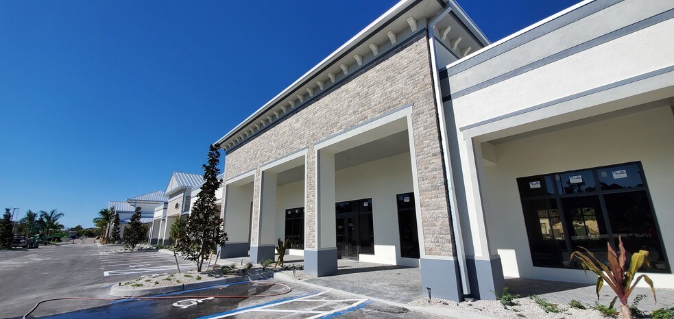 More Photos Of 7273 Vanderbilt Beach Rd, Naples General Retail For Lease