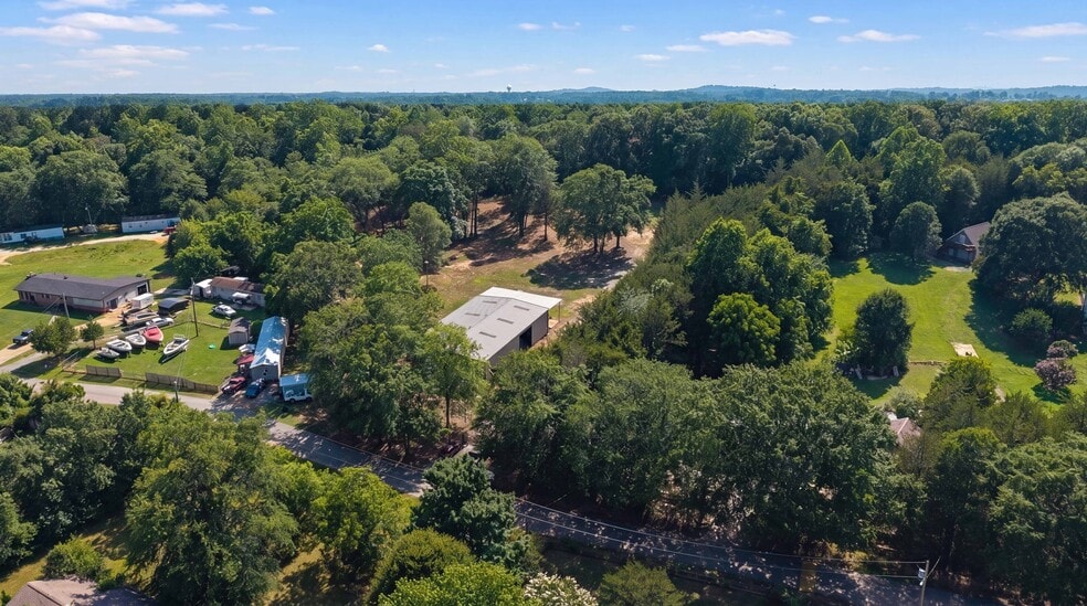 More Photos Of 533 Crest Dr, Easley Industrial For Sale