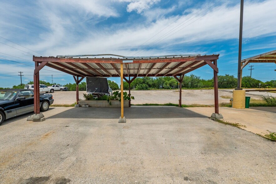 More Photos Of 21601 State Highway 71 W, Spicewood Land For Lease