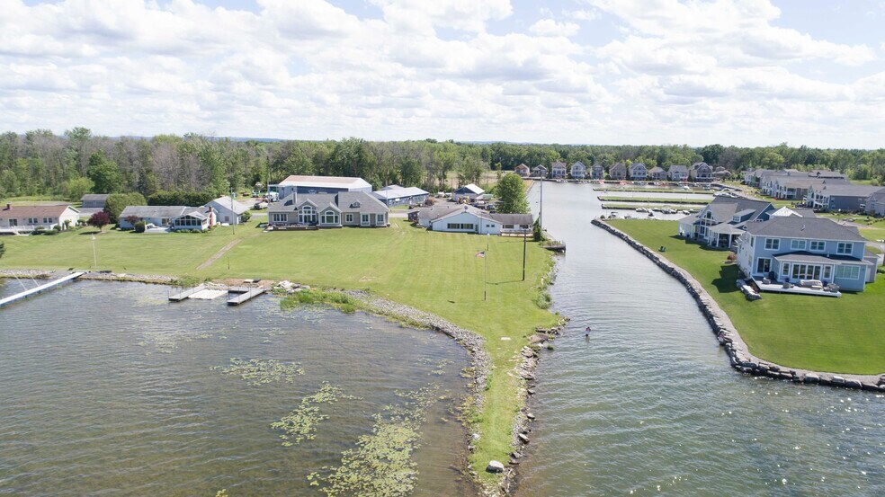 More Photos Of 303 Barrett Ln, Bridgeport Bar For Sale