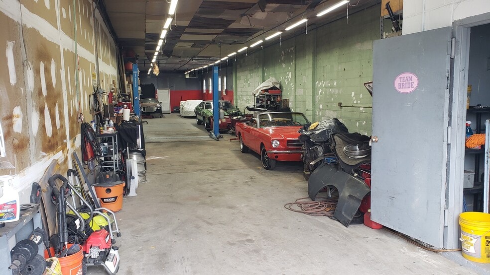 More Photos Of 111 Albany Ave, Freeport Manufacturing For Sale