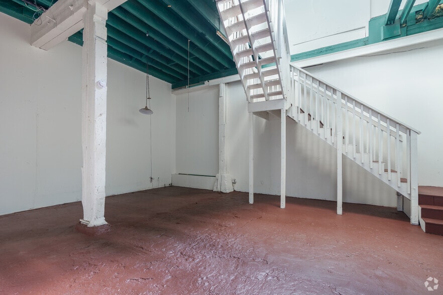 More Photos Of 4401 San Leandro St, Oakland Apartments For Sale