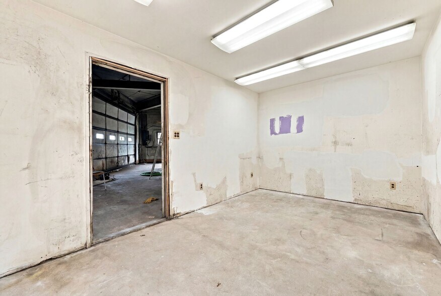 More Photos Of 21 Highway 17, East Rutherford Industrial For Lease