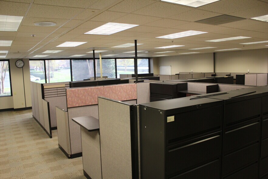 More Photos Of 1041 E Butler Rd, Greenville Office For Lease