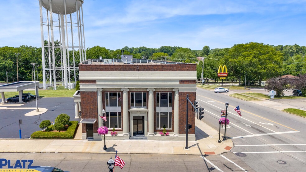 Primary Photo Of 20 S Canal St, Newton Falls Bank For Lease