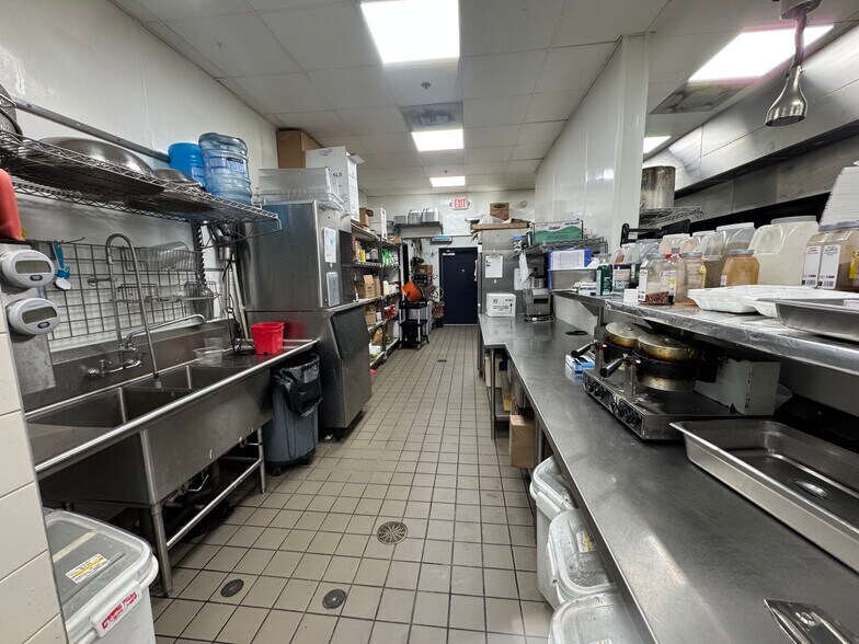 More Photos Of 166 Calhoun Station Pky, Gluckstadt Restaurant For Sale